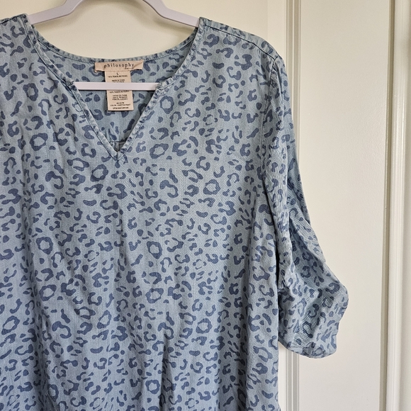 Philosophy Cheetah Animal Print Blue Chambray Blouse Women's Size Large - Picture 3 of 8